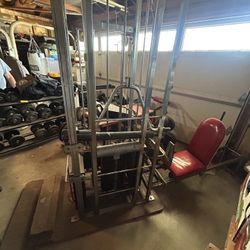VINTAGE UNIVERSAL GYM