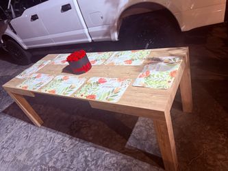 Dining room table no chairs