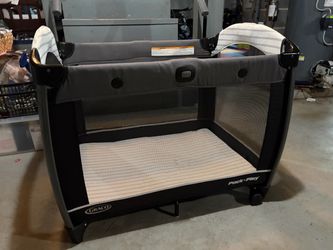 Graco baby play pen ($150 obo)
