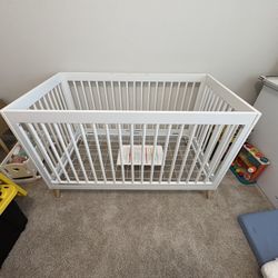 Delta Children Crib - White With Natural Wood Color Legs