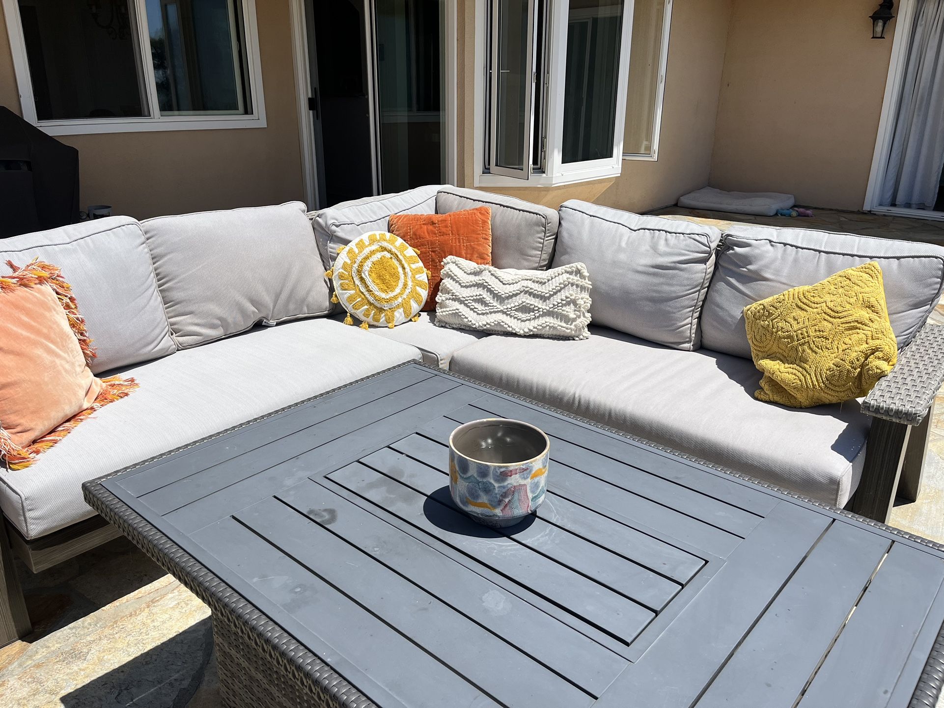 Broyhill Outdoor Patio Sectional (and 2 FREE Chairs)!
