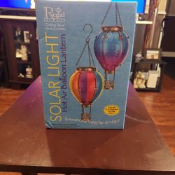 REGAL HOT AIR BALLOON SOLAR LANTERN STRIPE SMALL 12769 YARD GARDEN DECOR