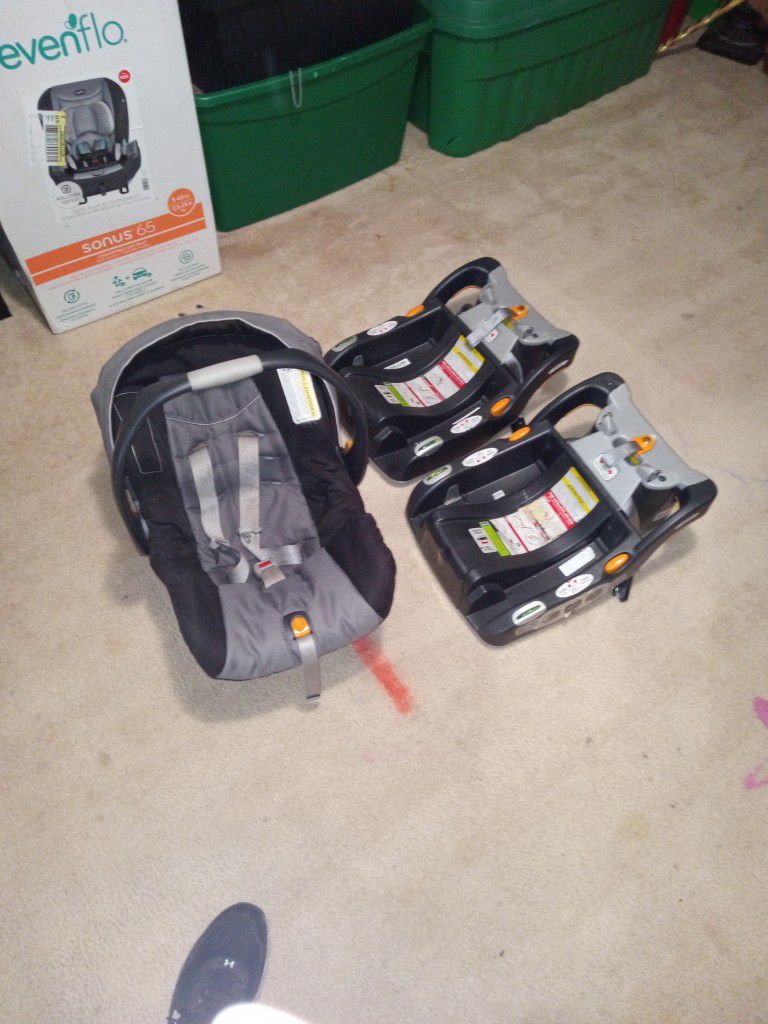 Chicco Key Fit 30 Baby Infant Car Seat Carrier w/ 2 Bases