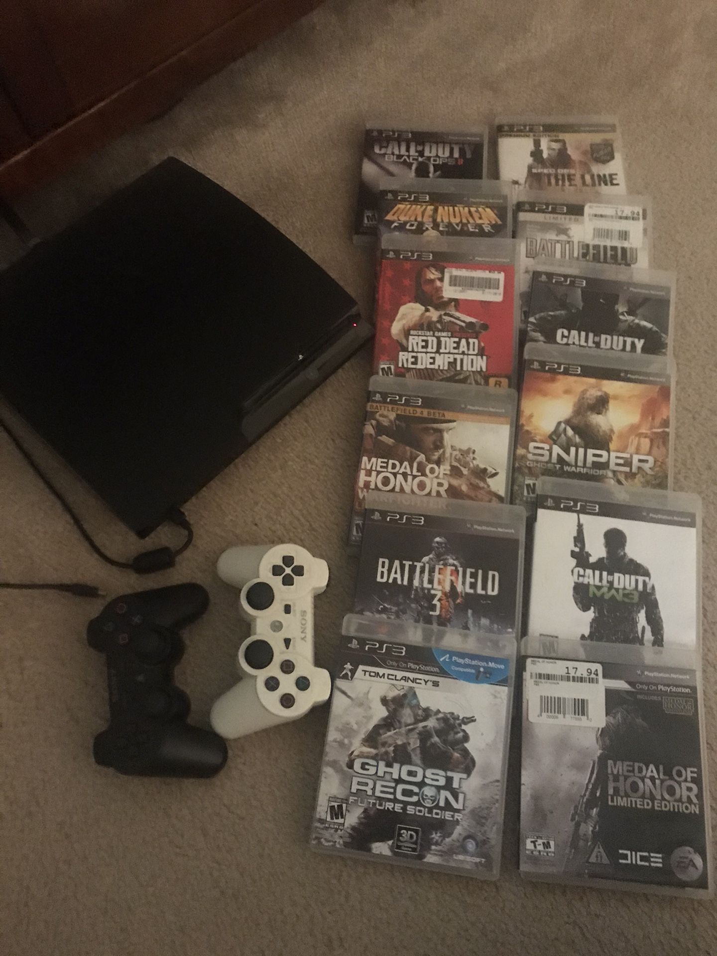 PS3 PLUS GAMES AND REMOTES