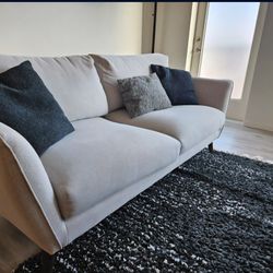 Modern Gray Sofa – Great Condition