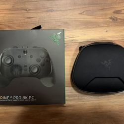 Razer Wolverine V3 Pro 8K PC Controller & Extra Case