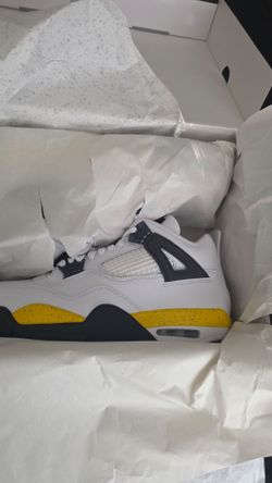 Jordan 4 tour yellow mens size 10.5