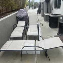 Free Lounge Chairs 