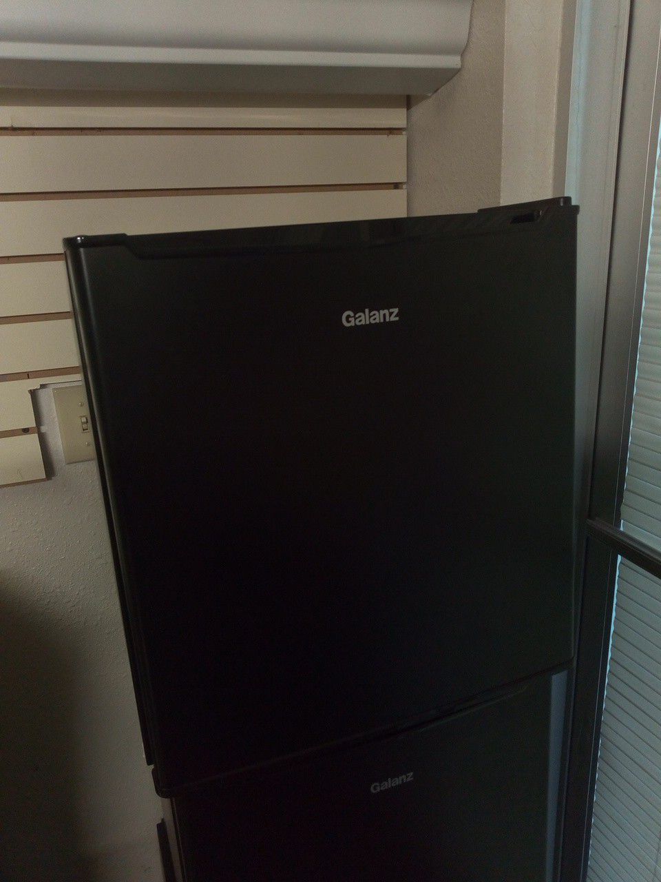 Galanz 1.7 cu FT Black Refrigerator no box