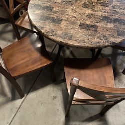 Kitchen Table And 4 Chairs