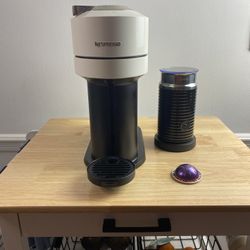 NESPRESSO Vertuo Next Machine – De’Longhi – Coffee & Espresso Pods 