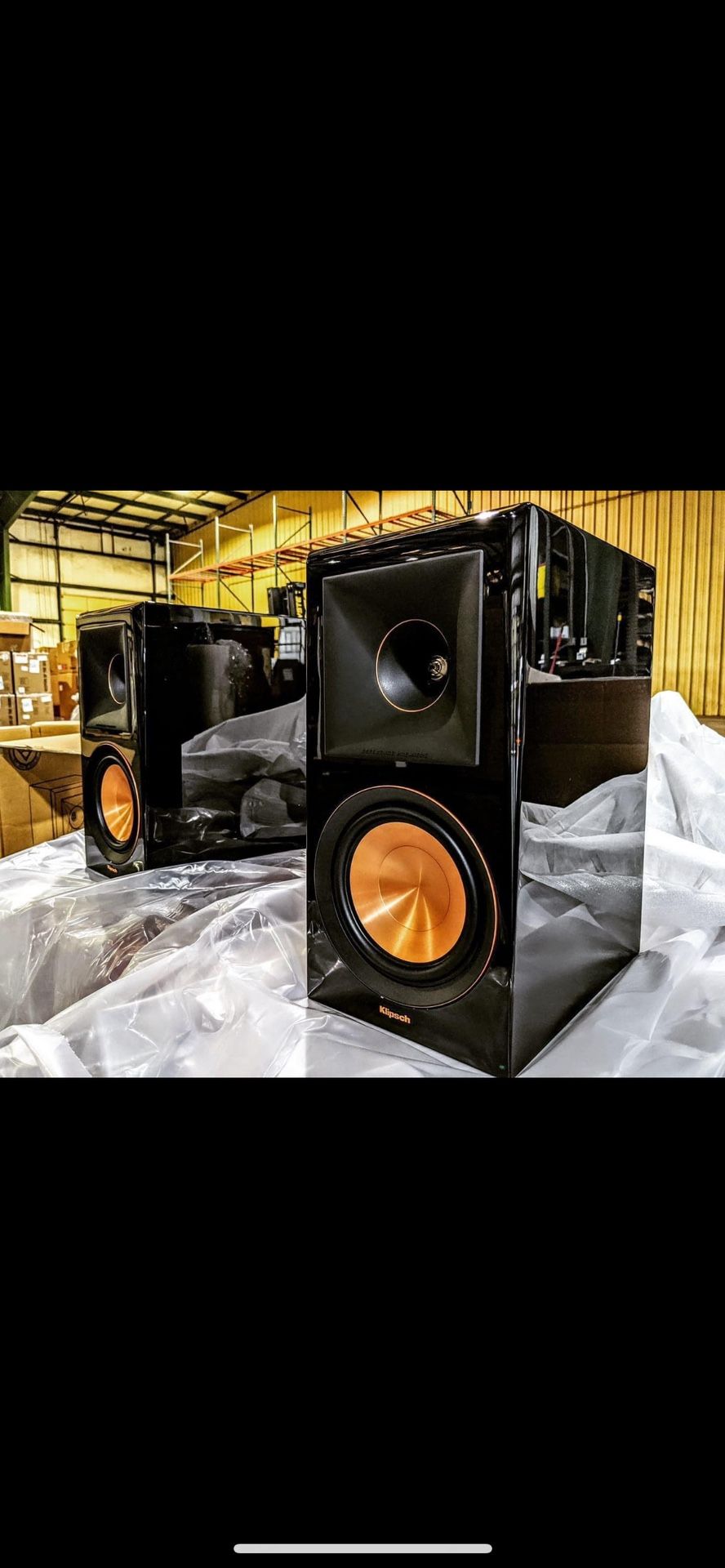 Klipsch RP 600 Bookshelf Speakers Piano black for Sale in Cypress, TX