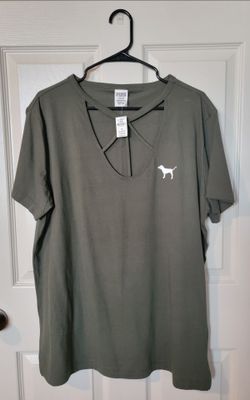 New with tag - Victoria’s Secret PINK 2016 T-Shirt