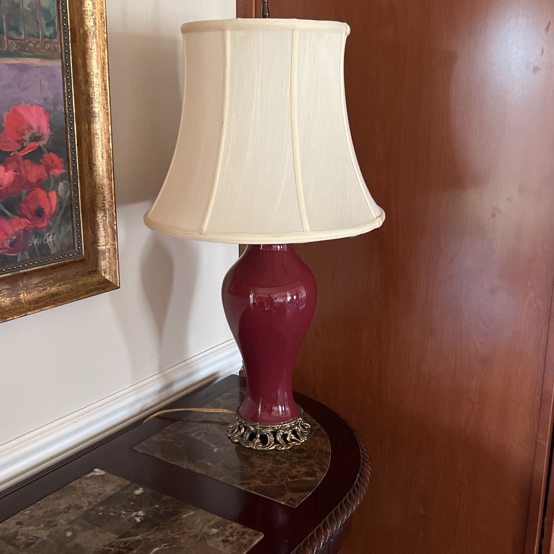 MID CENTURY OXBLOOD RED & BRASS PORCELAIN LAMP 15”