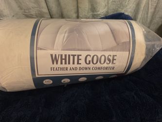 White Goose Feather and Down Comforter - Full/Queen