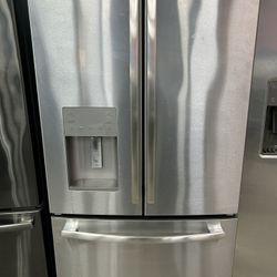 Like New Stainless French Door Refrigerator 