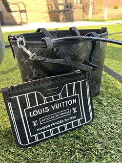 Louis Vuitton Neverfull inside out. BB.