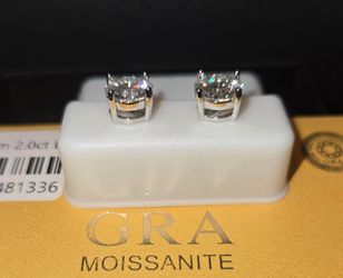 Brand New 8mm 2.0ct Earrings