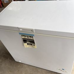 7.0 Cubic foot freezer