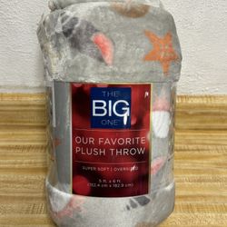 BRAND NEW OVERSIZED THROW BLANKET