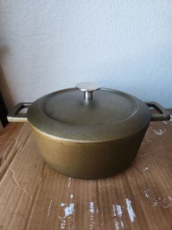 Cast Iron Dutch Oven