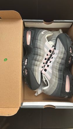 Women’s Nike Airmax sz 8 /Kids 6.5