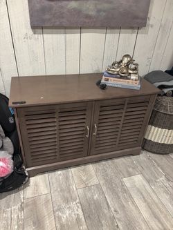 Decorative cabinet