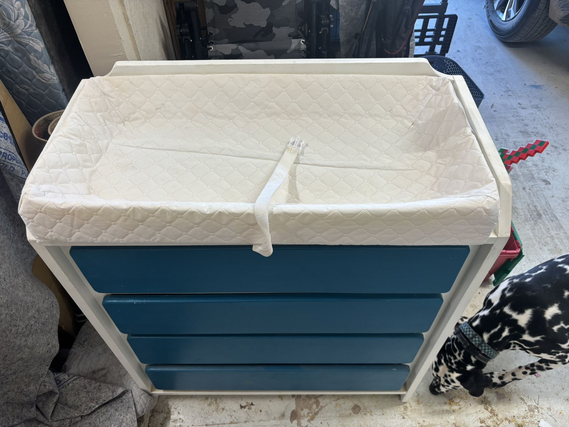 Changing Table / Dresser