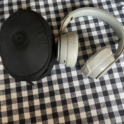 Beats Solo Pro