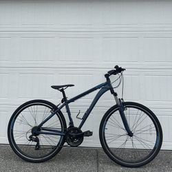 Schwinn Trailway Hybrid Bike – 700c / 28” – Aluminum Frame City Bicycle