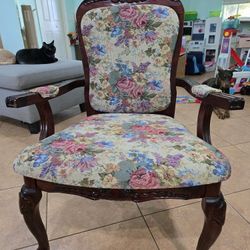 Antique / Vintage Accent Chair