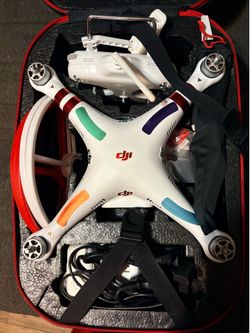 Dj phantom 3 drone like new hardly ever messed wit it 100$ open to offers