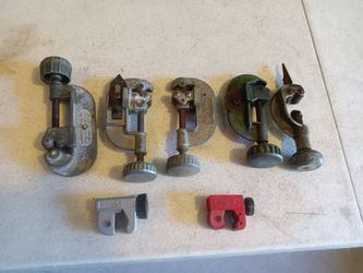 Pipe cutter tools
