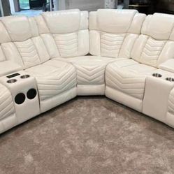 SECTIONAL SOFA. LIMITED OFFER 