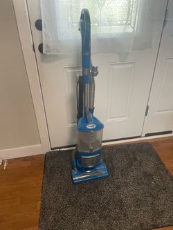 Nice shark vacuum ( very good  condition