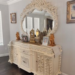 Victoria Style Buffet With Mirror 
