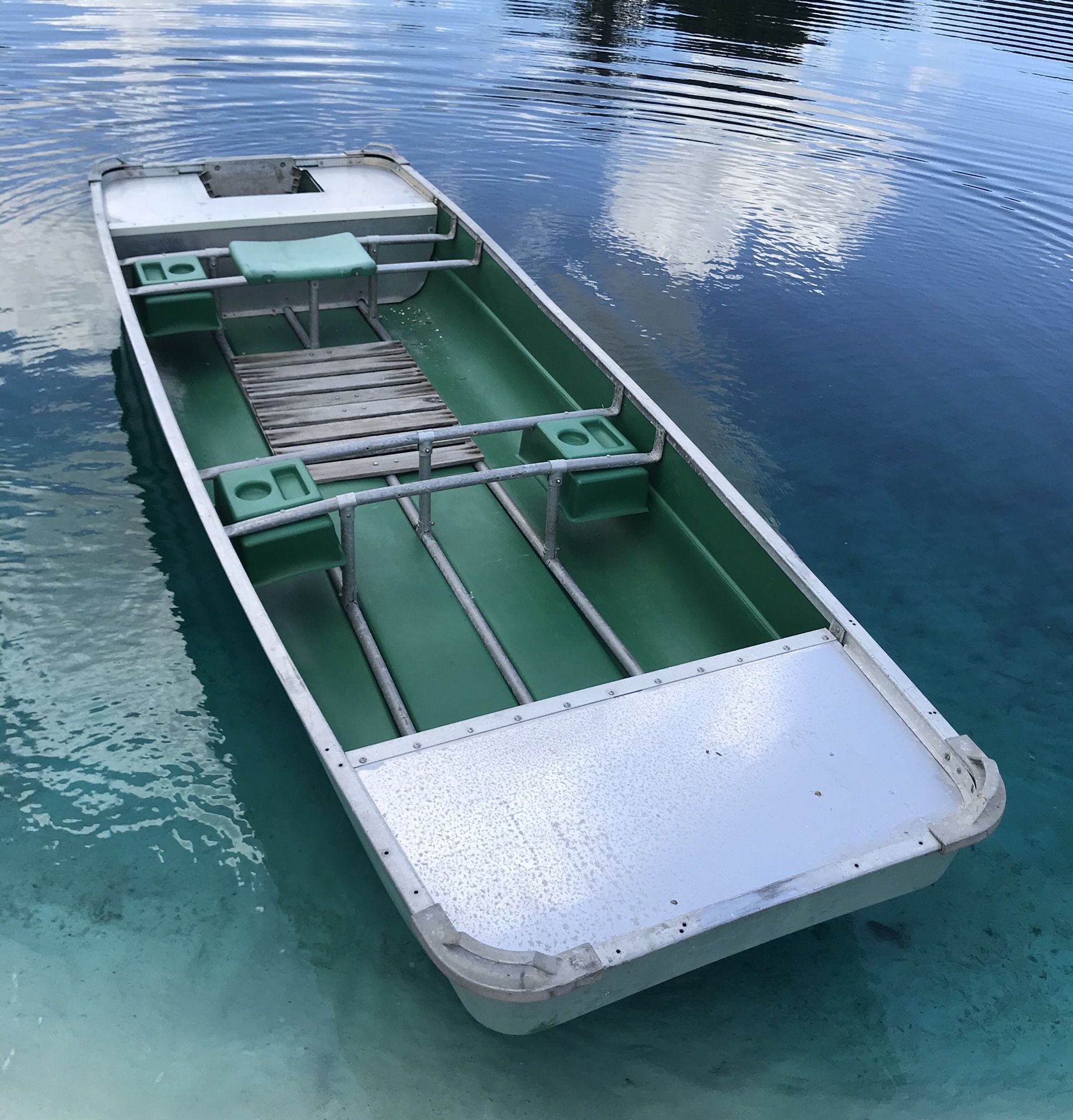 12 F Coleman Crawdad Jon Boat $400 for Sale in Hialeah, FL - OfferUp