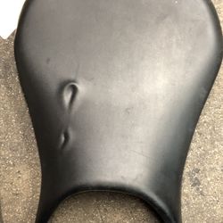 Nineteen 99 Yamaha R6 Front seat