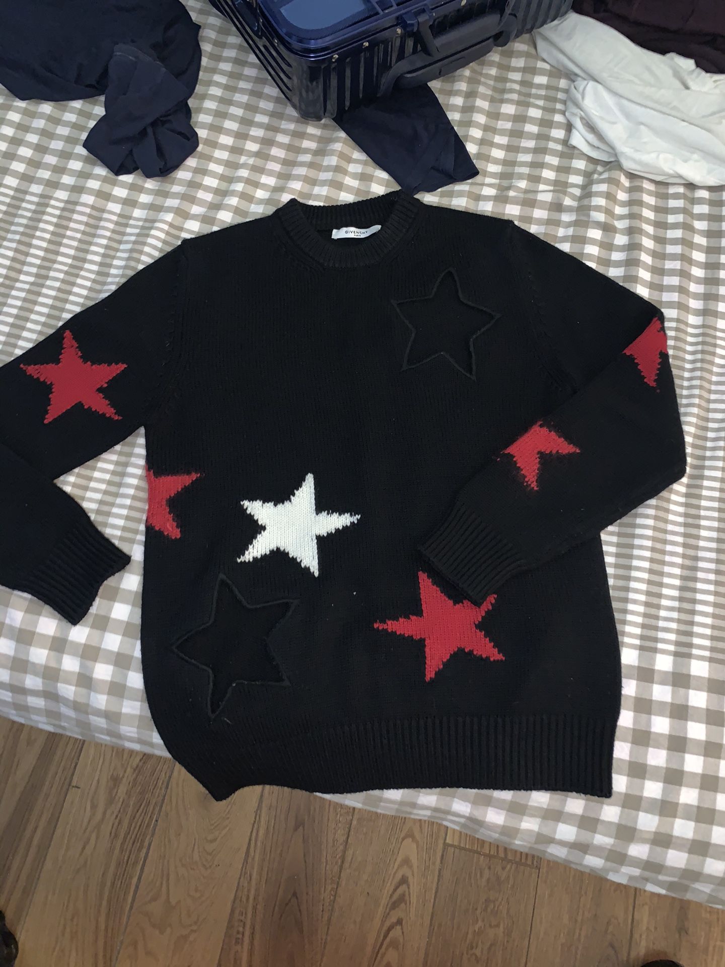 Givenchy sweater size medium