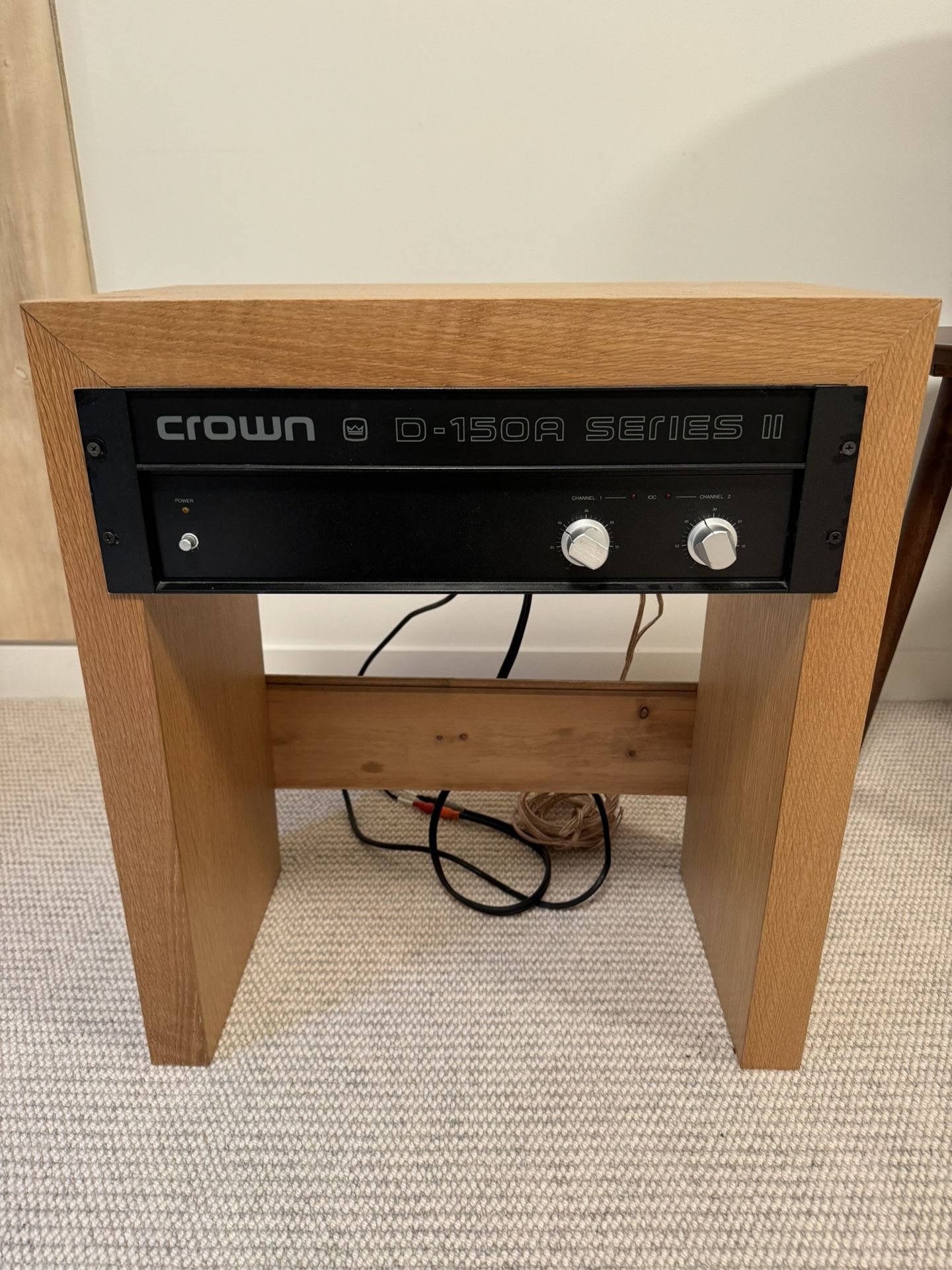 Crown D - 150 A Series II Amp