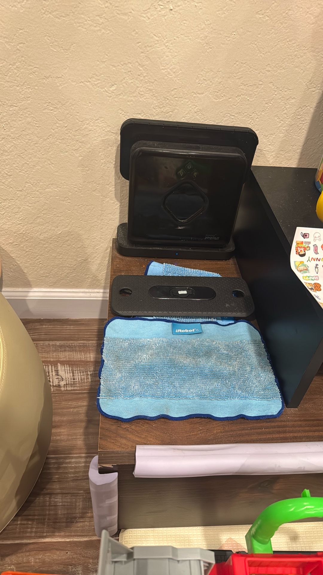 iRobot Braava 380t Mopping Robot