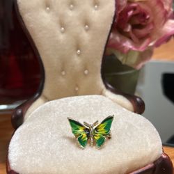 Beautiful! Green Butterfly Pin!!!