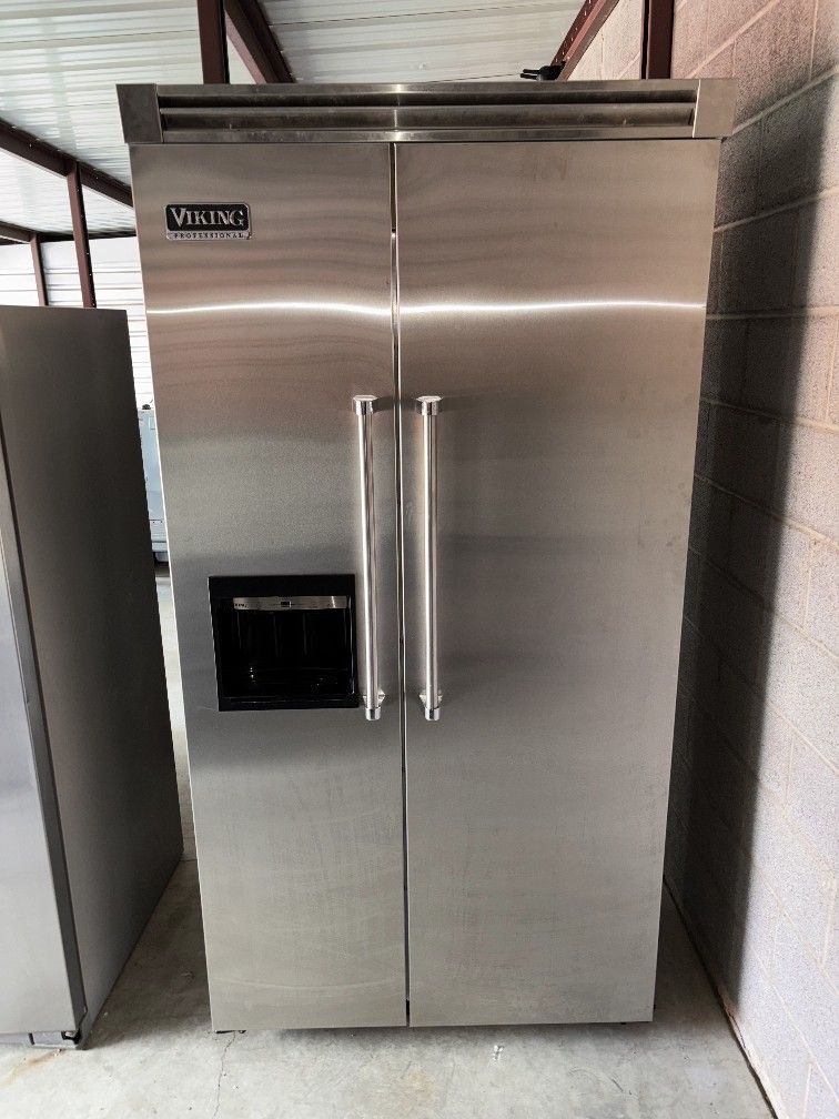 Stainless Steel Viking 48 In Wide Refrigerator And Freezer
