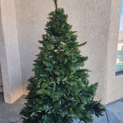 7.5 Foot Christmas Tree