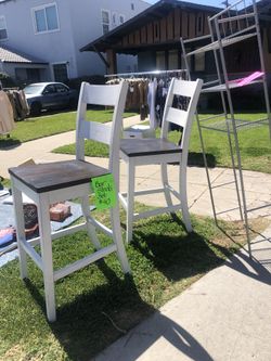 2 Bar Wooden Bar Stools