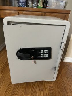  Fire Fyter  safe 2 feet height x21 inches x21 inches 