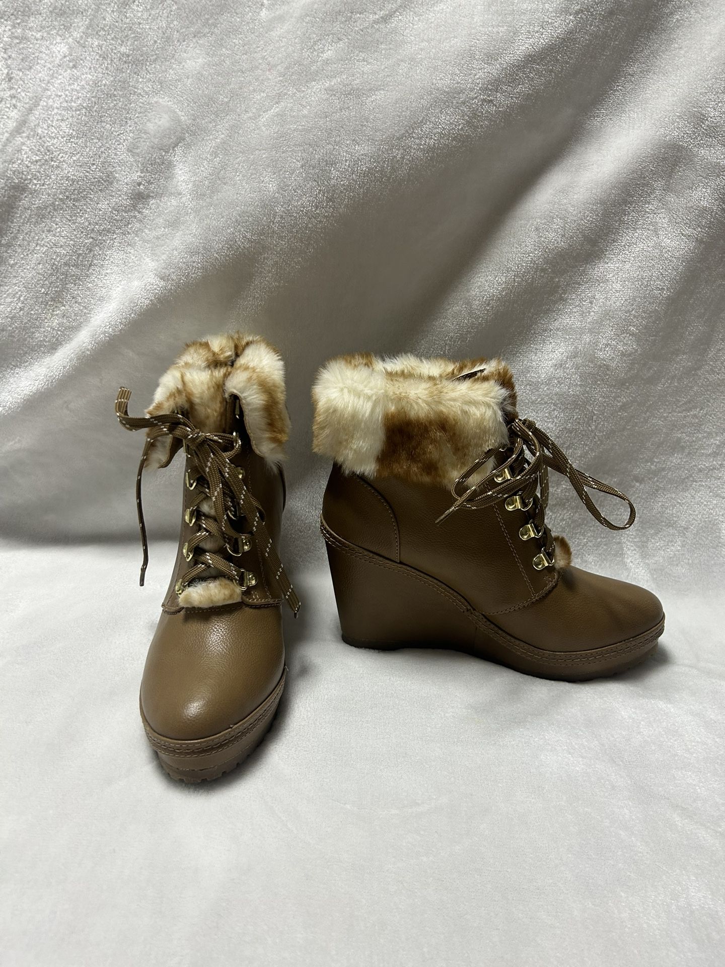 Women’s brown Nanette Lepore fur trim wedge booties boots size 8