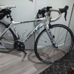 trek madone women's road bike