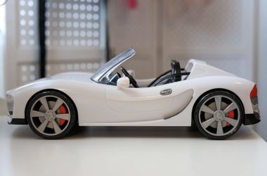 Rainbow High Sports Car Color Changing Feature