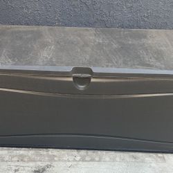 Lifetime 130 Gallon Heavy Duty Outdoor Resin Storage Deck Box